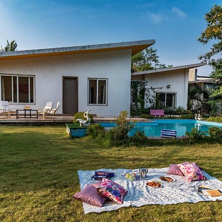 Saffronstays Roselle, Malavli - Pet-Friendly Pool Villa With Modern Interiors Лонавала Екстериор снимка